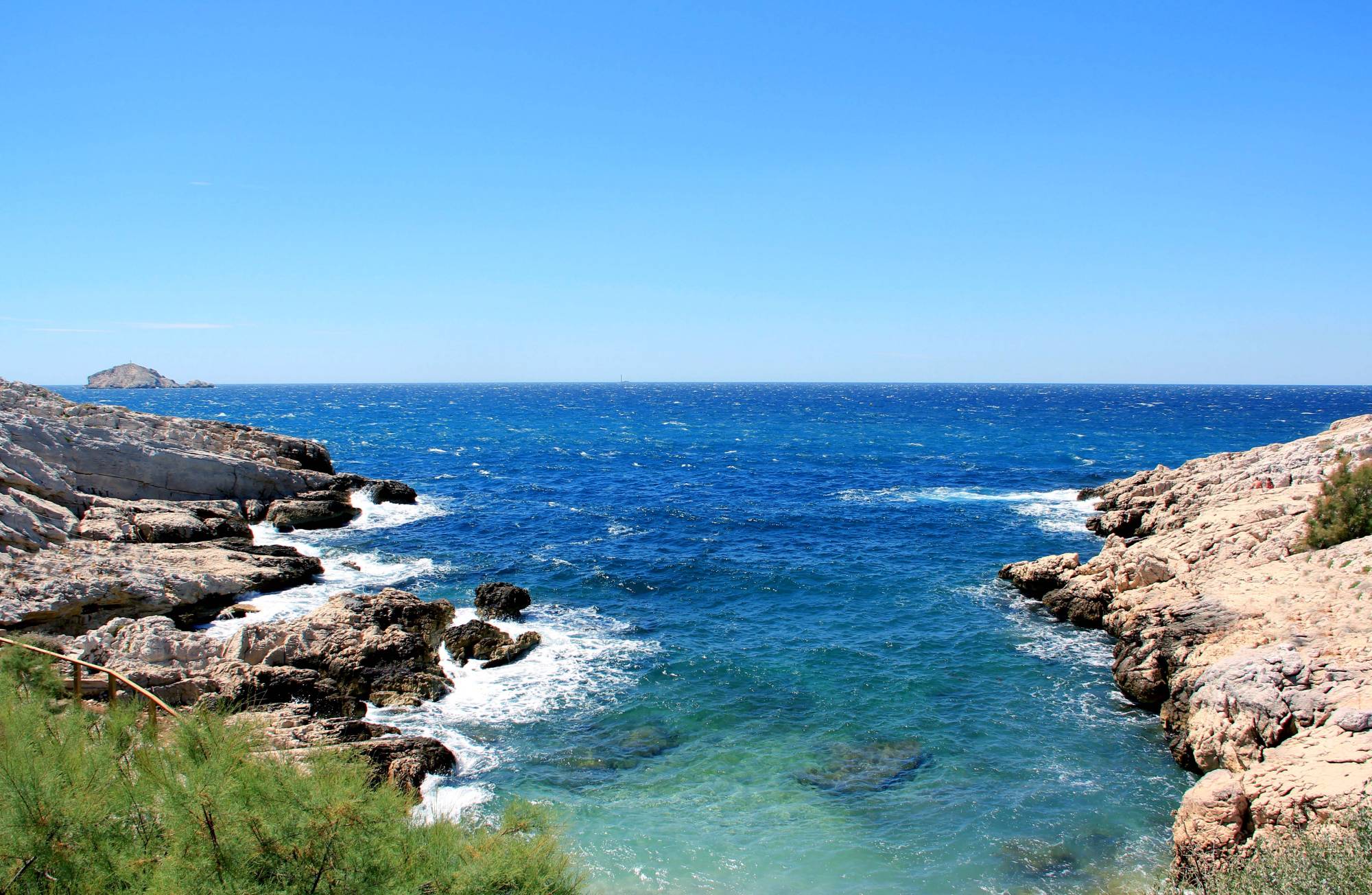 One of the many Marseille's hidden coves