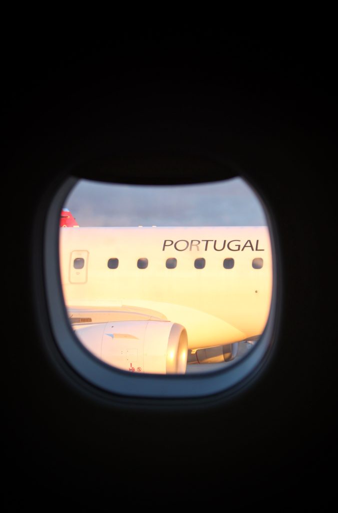 A window seat and a view aboard an airplane - Flying Baguette