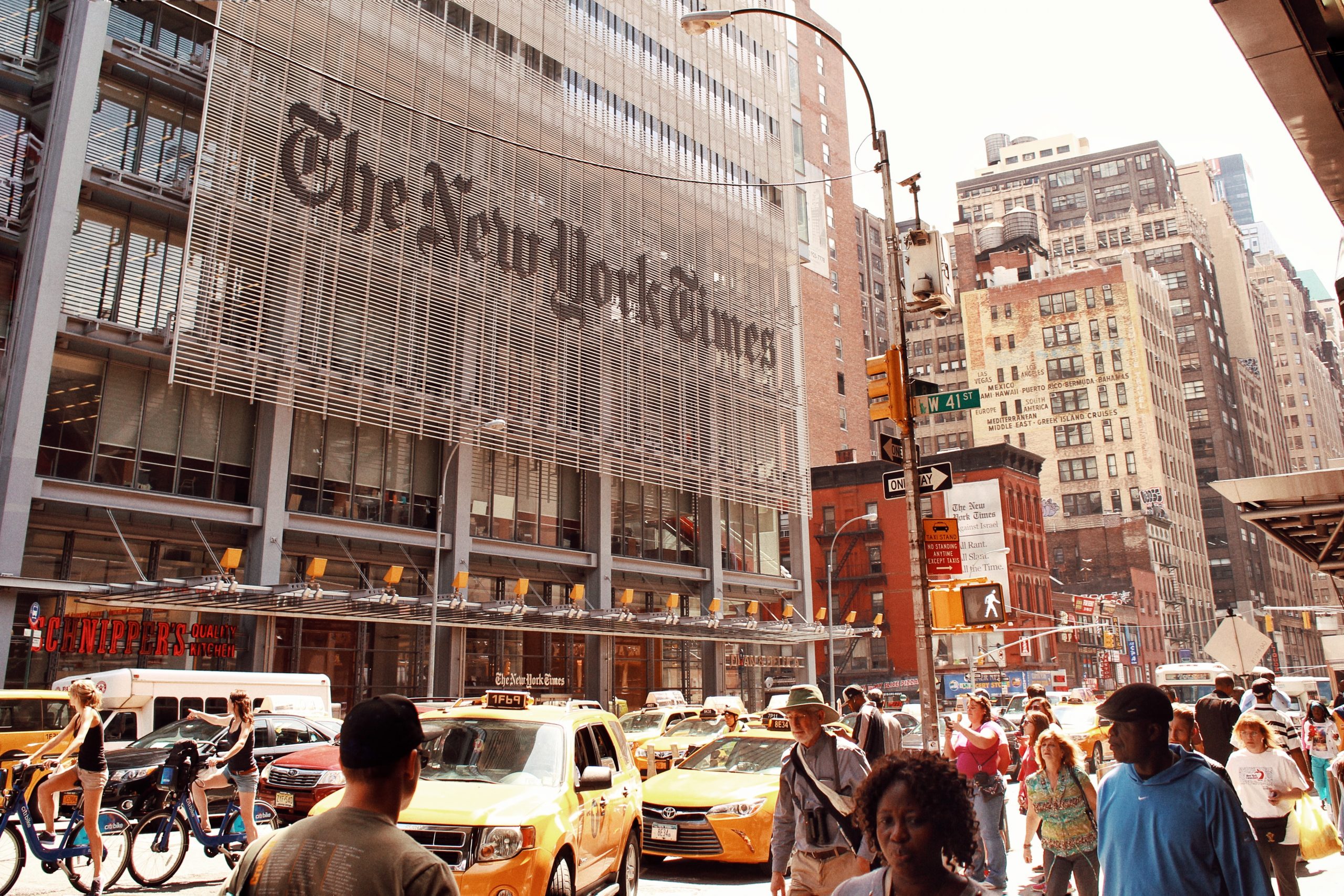 a busy street in new York